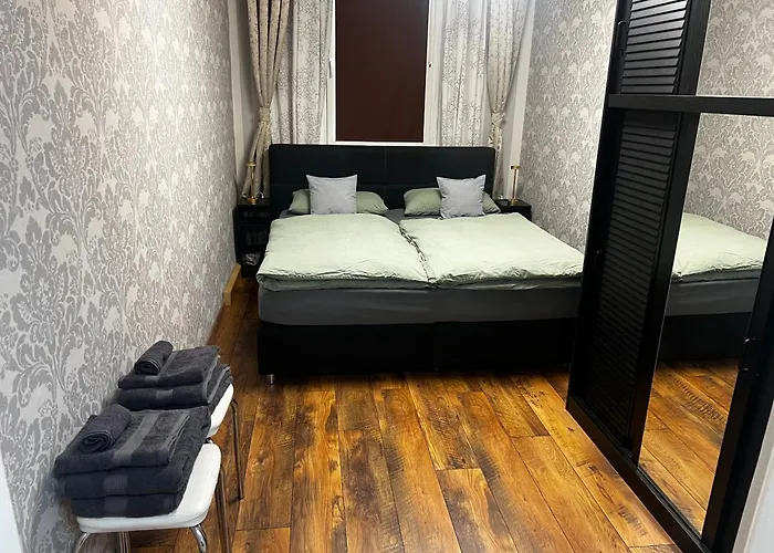 Schoenes City-Apartment Im Zentrum Mit Balkon
