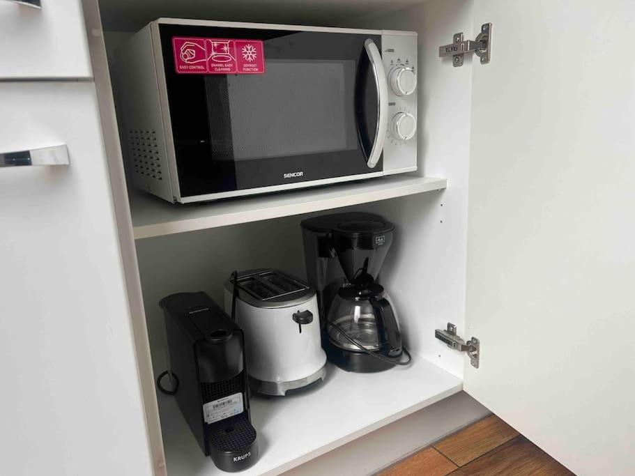 Schoenes City-apartment Im Zentrum Mit Balkon *