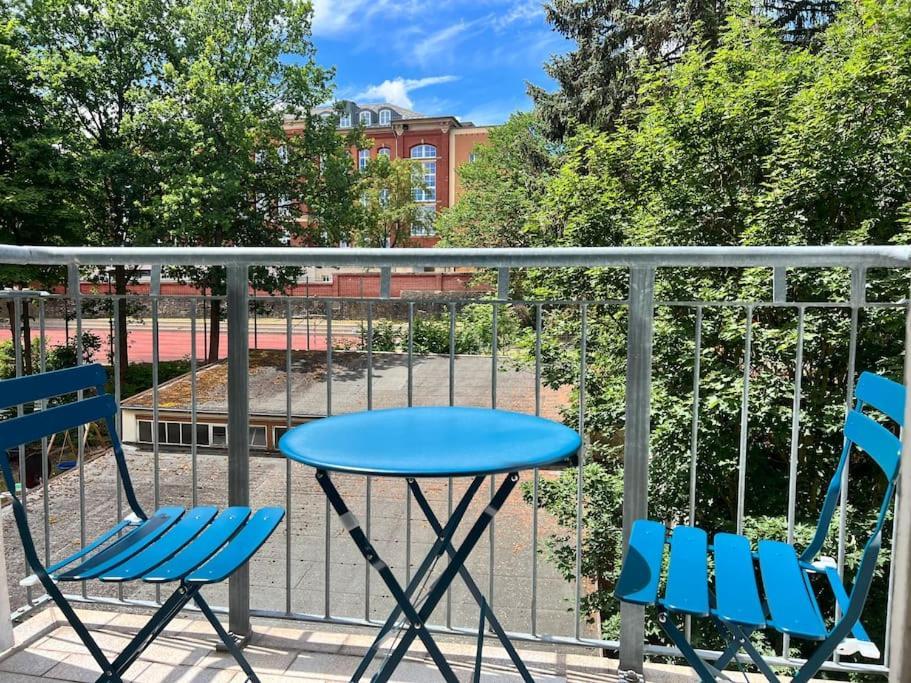 Schoenes City-apartment Im Zentrum Mit Balkon *