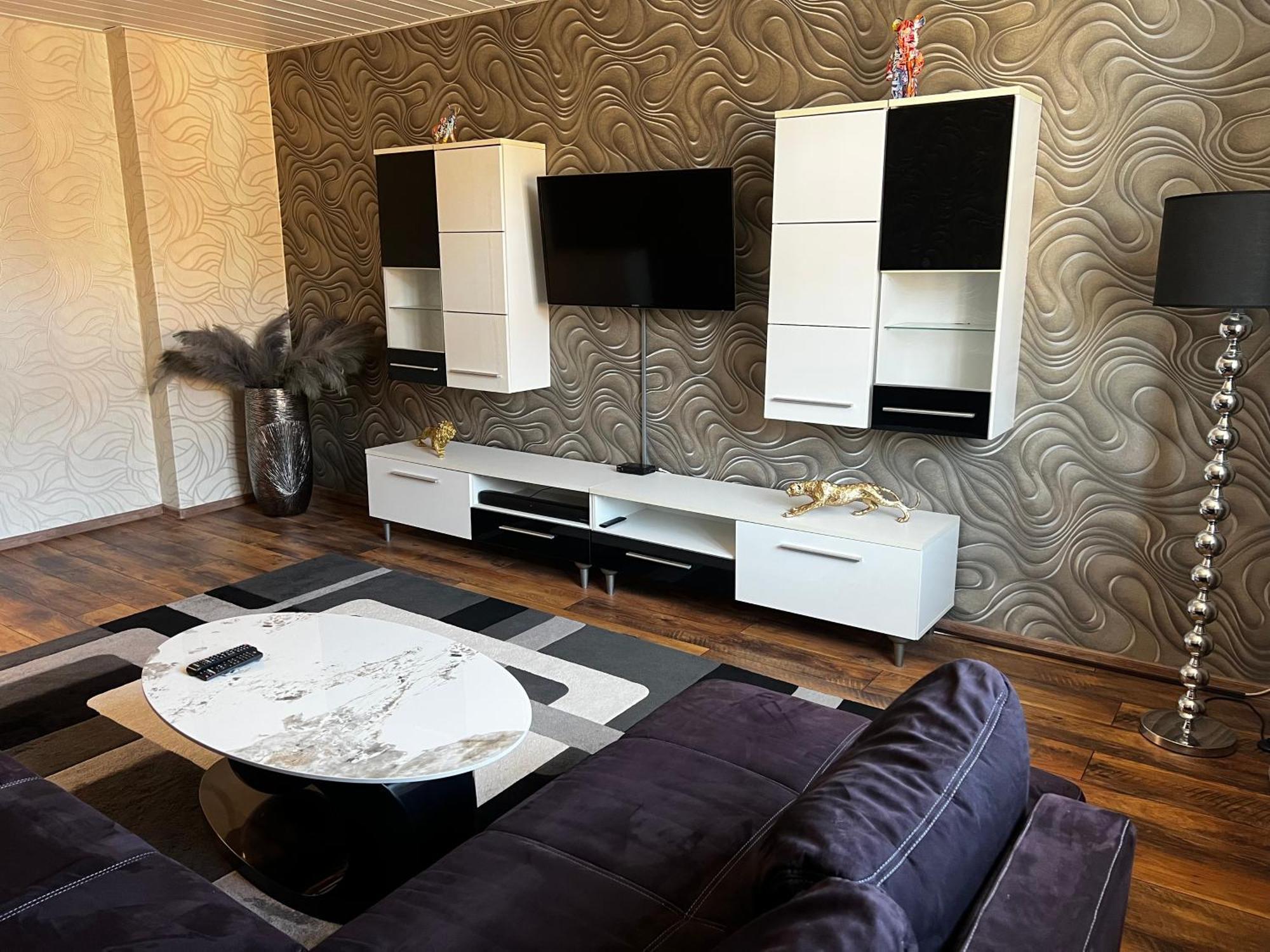 Schoenes City-apartment Im Zentrum Mit Balkon *