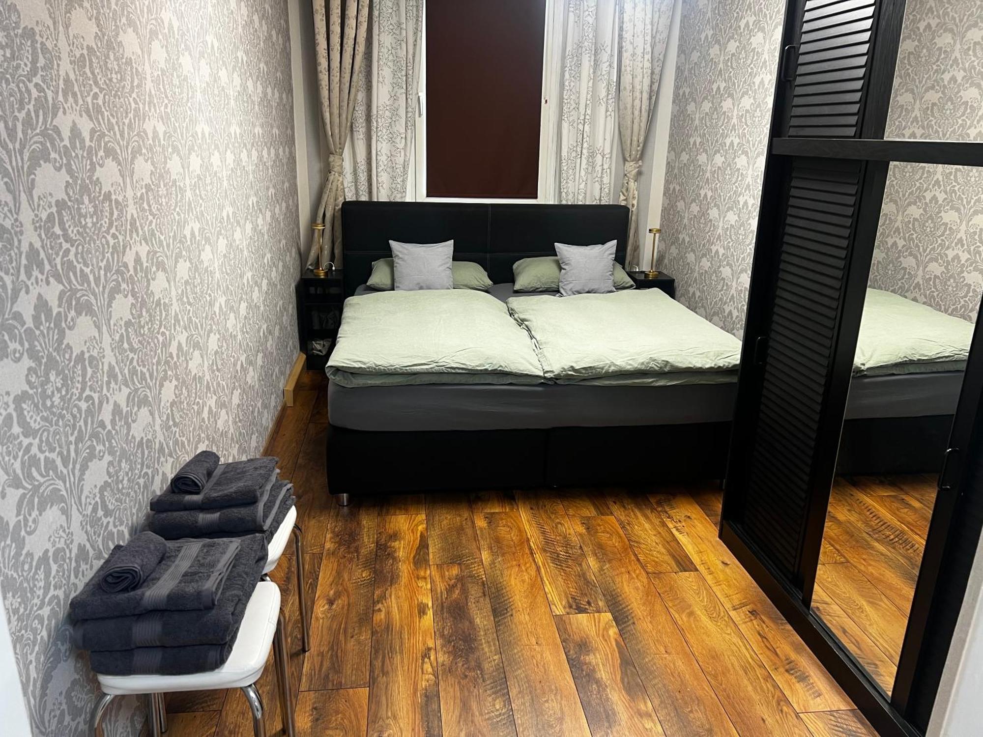 Schoenes City-apartment Im Zentrum Mit Balkon *